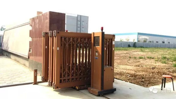 Αυτόματη διπλώνοντας μηχανοποιημένη γλιστρώντας πύλη με τον ασύρματο τηλεχειρισμό